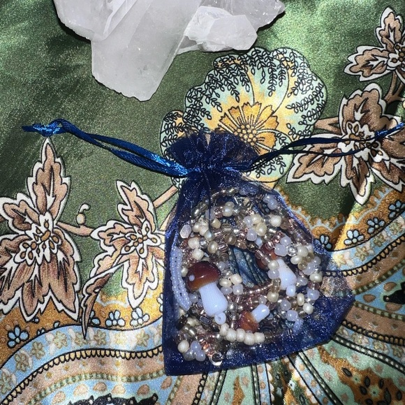 Handmade | Boho Mushroom Beaded Choker Set w/ Earrings - Picture 2 of 8